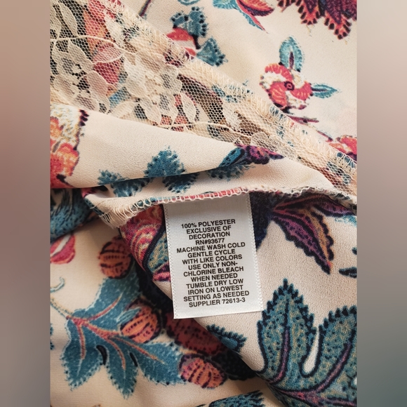 Magic Carpet Red Rose Boutique 4x NWT - Picture 6 of 8